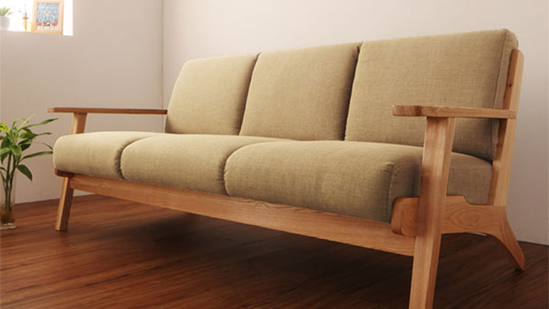 天然木を使った北欧デザイン木肘ソファ・ラーナ（完売）